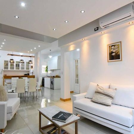 Dpto. En Recoleta: Calido, Proximo Y Confortable Buenos Aires Exterior photo