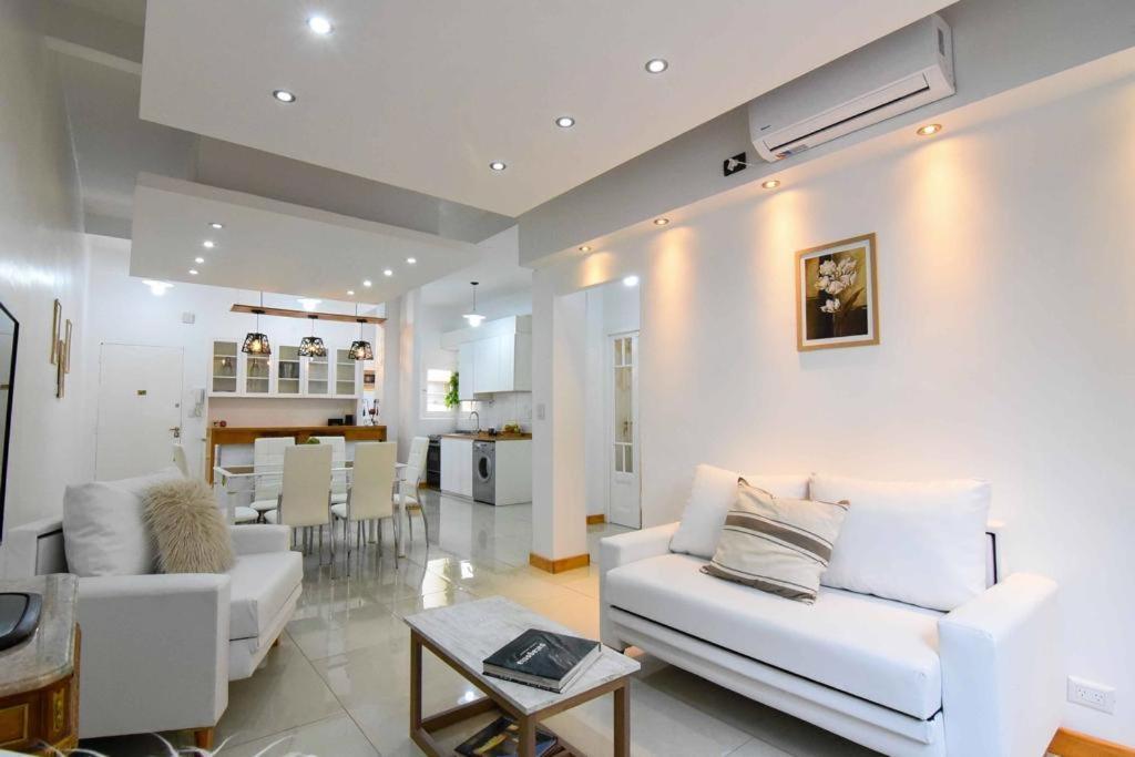 Dpto. En Recoleta: Calido, Proximo Y Confortable Buenos Aires Exterior photo